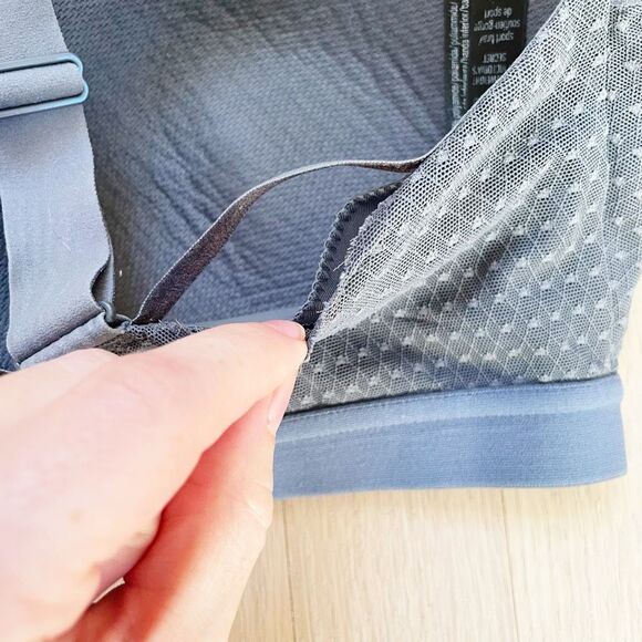 BUY 1 GET 1 FREE Victorias Secret 36D gray “Lightweight sports bra” - Picture 3 of 9